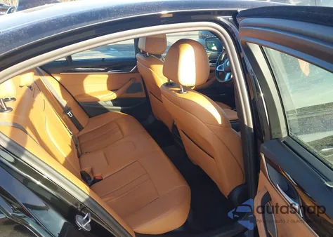 2021 BMW 530I z USA, uszkodzony, nr VIN WBA53BH04MWX08894